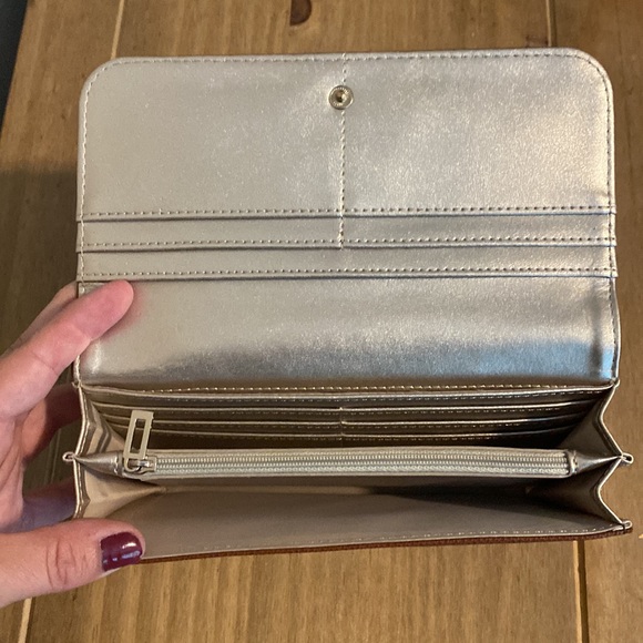 Guess Wallet - Picture 5 of 5